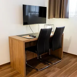 Hotel Orange Und